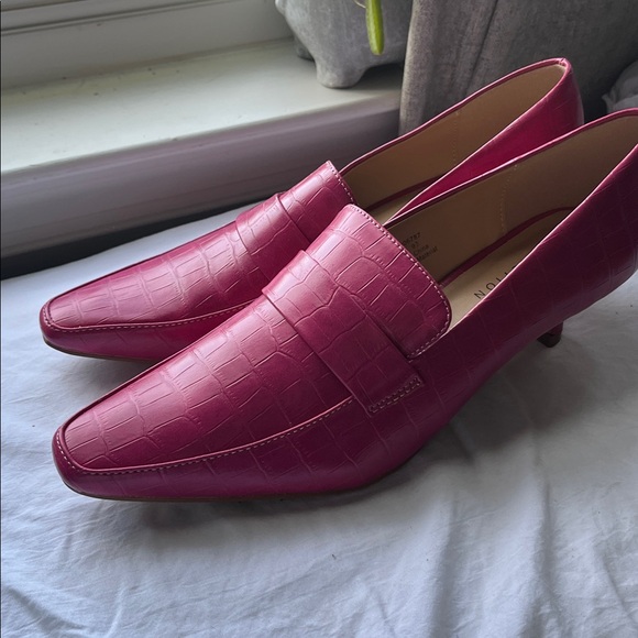 Kitten heel hot pink loafer style NWT sz 9.5 - Picture 3 of 13